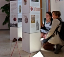Installation "Menschen, Städte und Nationen". Fridolin Weiner Installation "Menschen, Städte und Nationen"
